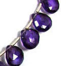 紫色の宝石用原石は玉が付く