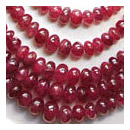 Perles rouges de pierre gemme